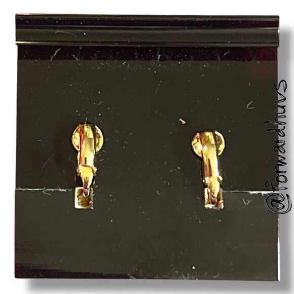 Bundle Sale 3 for $15 |Citation Gold Tone Clip-On Leaf Earrings - Picture 5 of 6
